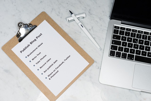 The Pros and Cons of A Blog Post for UK Small Businesses